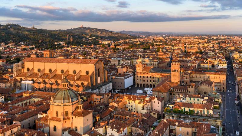 Group of hikers during the Trekking col Treno event in Bologna hills